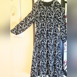 (like new!) Black and White A-Line Dress